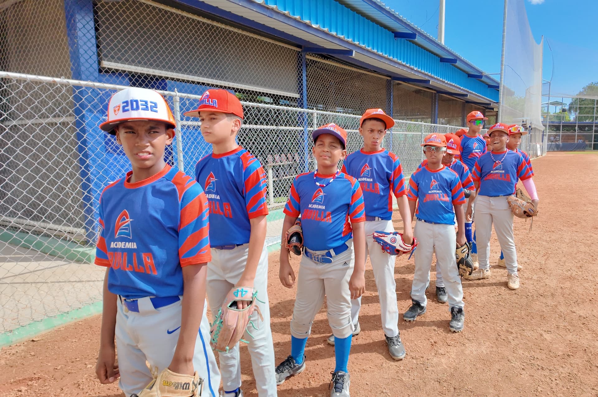 Jugadores de la Academia La Javilla en entrenamiento